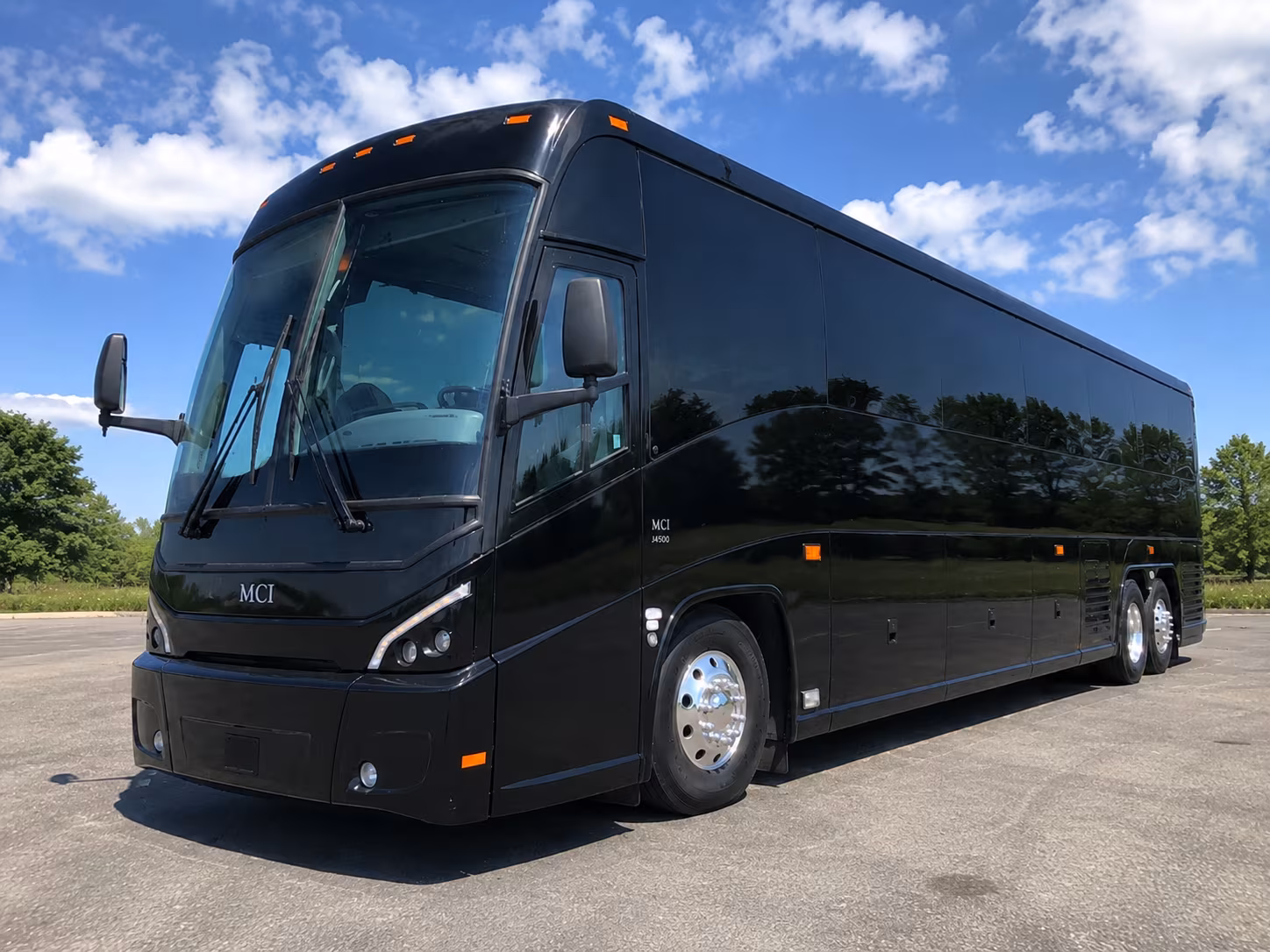 shuttle wedding guests between erie hotels and your venue with ease